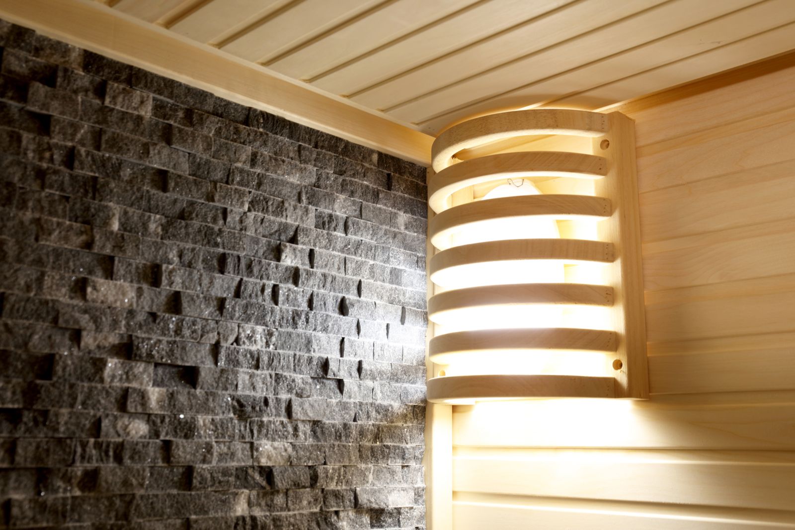 Innen Sauna Saas Fee Kristallwand 200 – Elementsauna aus Ayous-Holz mit Kristallwand, 8-kW-Ofen und Farblicht – Ansicht 5