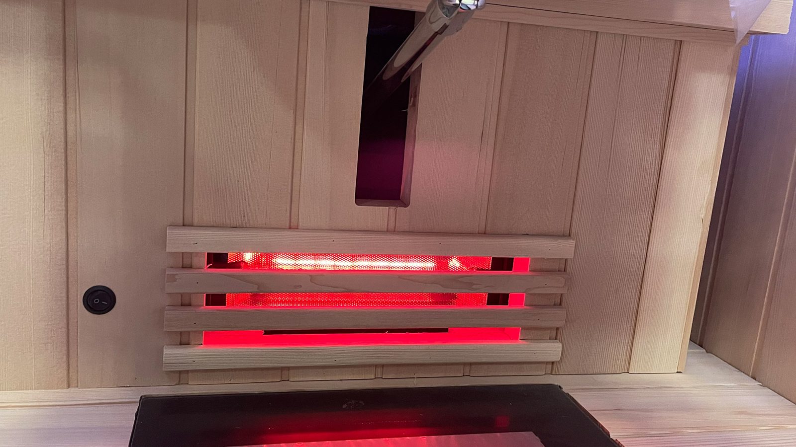 Infrarotkabine Zeder mit Massagesessel 90 – Saunaerlebnis zuhause