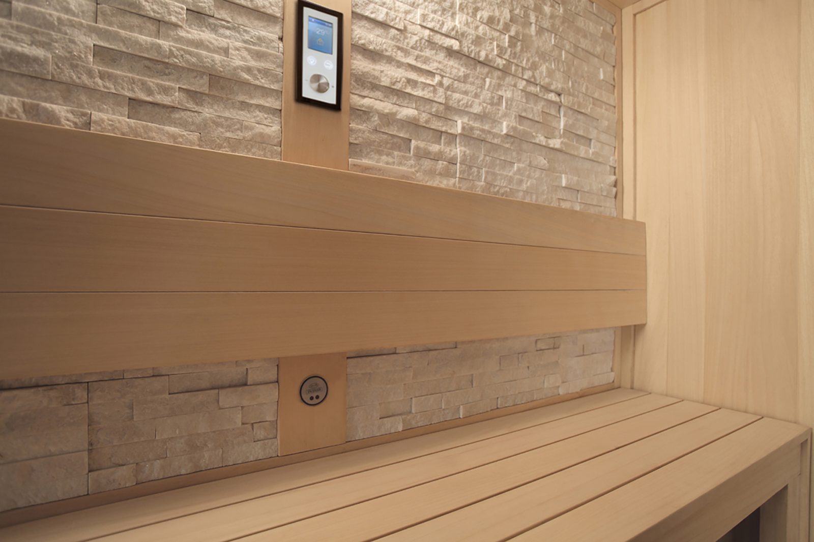 Innen Sauna Stockholm Kristall – Elementsauna aus Aspen-Holz mit Kristallwand und Black-Stone-Wand – Ansicht 7